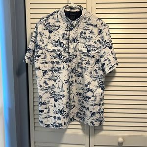 Men’s Chaps sporty shirt